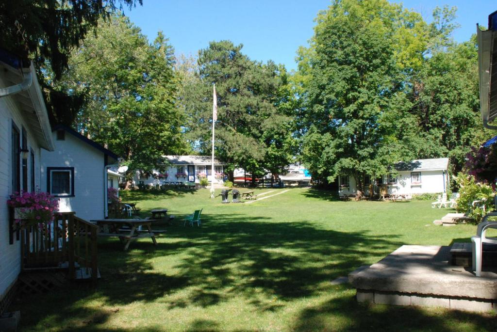 Bayfield River Cottage Colony Inc Bluewater Екстер'єр фото